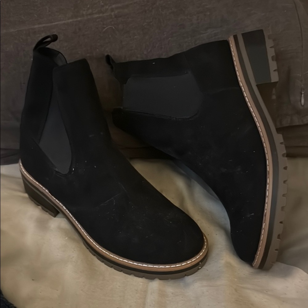 Black Chelsea Boots